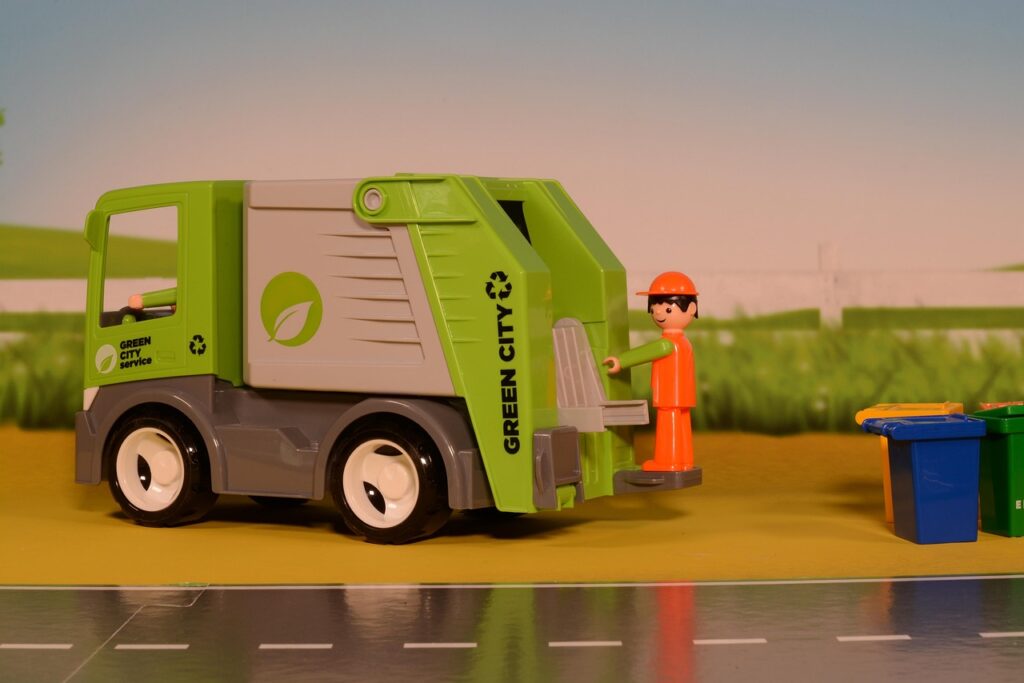 レゴのゴミ収集車。産業廃棄物収集運搬業のイメージ